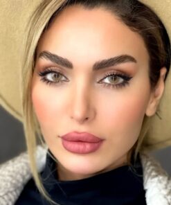 خرید لنز عسلی بدون دور Carolina