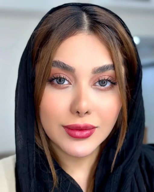 خرید لنز یونیک رنگ ژربرا