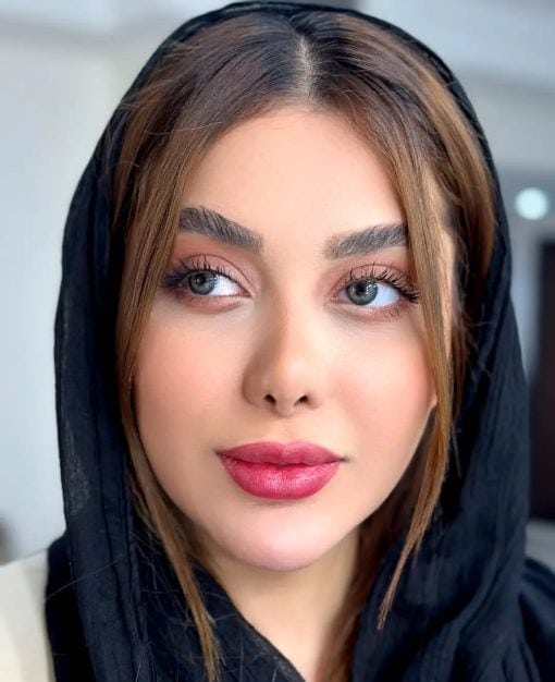 خرید لنز یونیک ژربرا