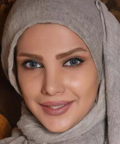 خرید لنز آرین رنگ اسکای بلو تن2