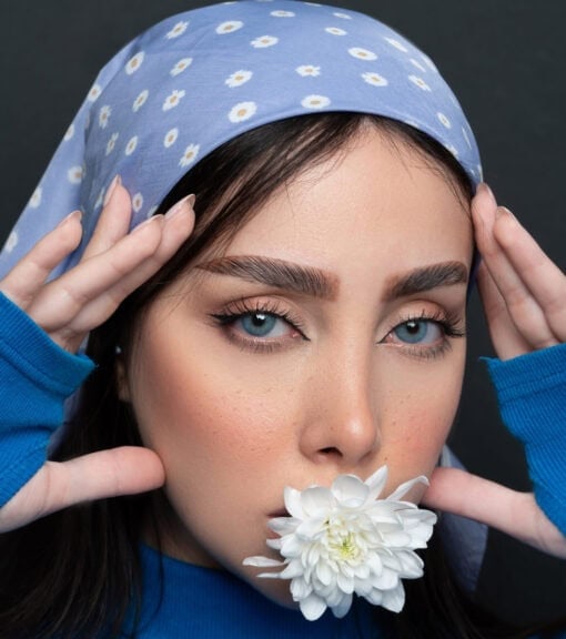 خرید لنز آبی بدون دور Ruby Blue