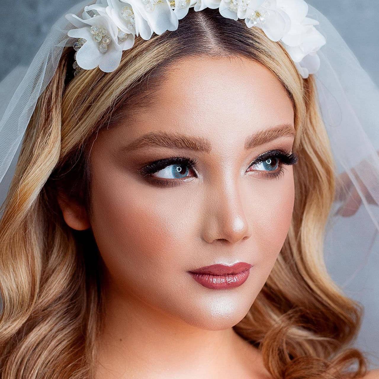 لنز عروس مدل Tifany Blue - Image 2